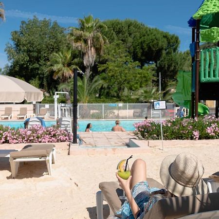 Camping Le Parc Des Monges Auribeau-sur-Siagne Buitenkant foto