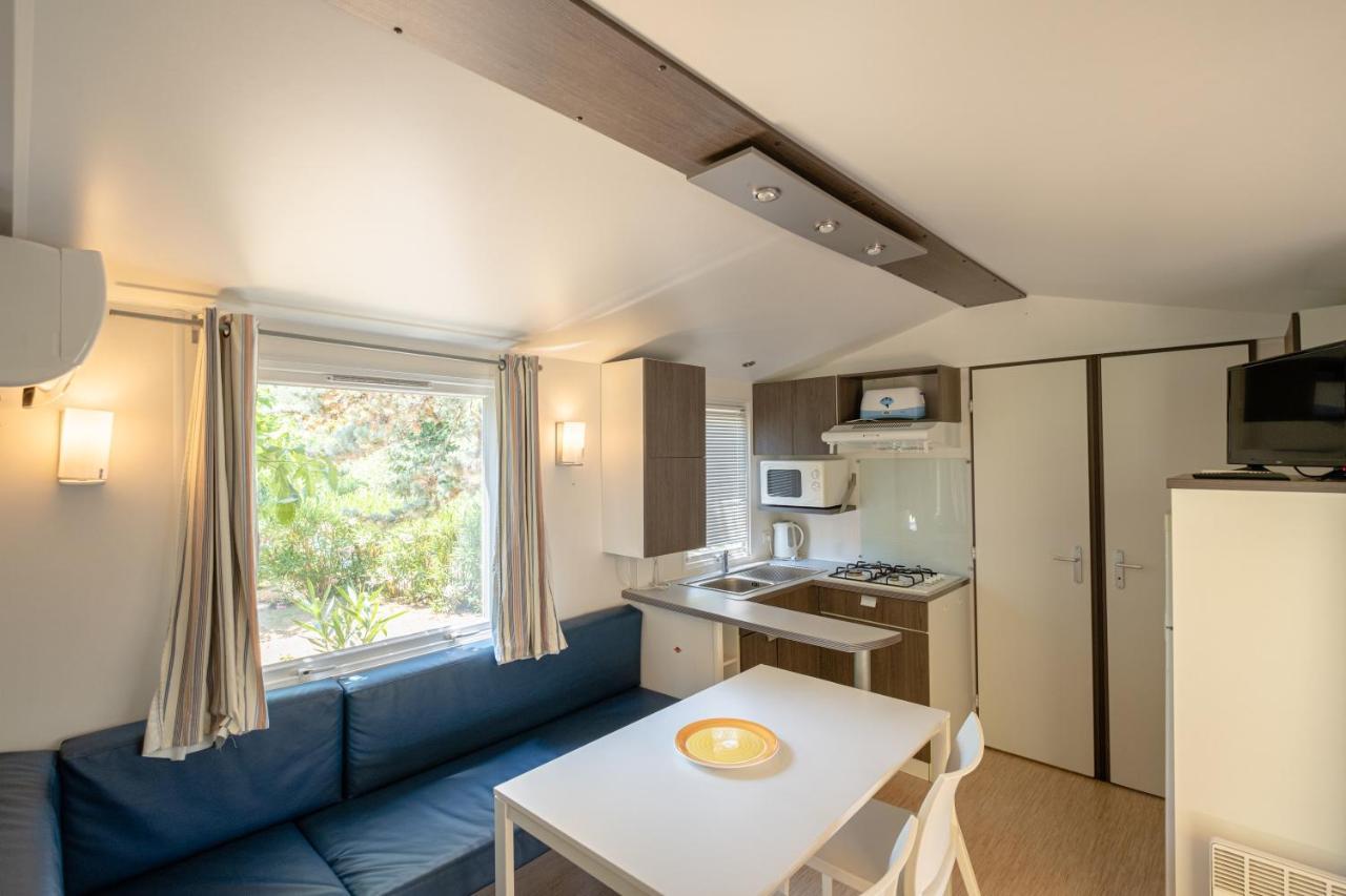 Camping Le Parc Des Monges Auribeau-sur-Siagne Buitenkant foto