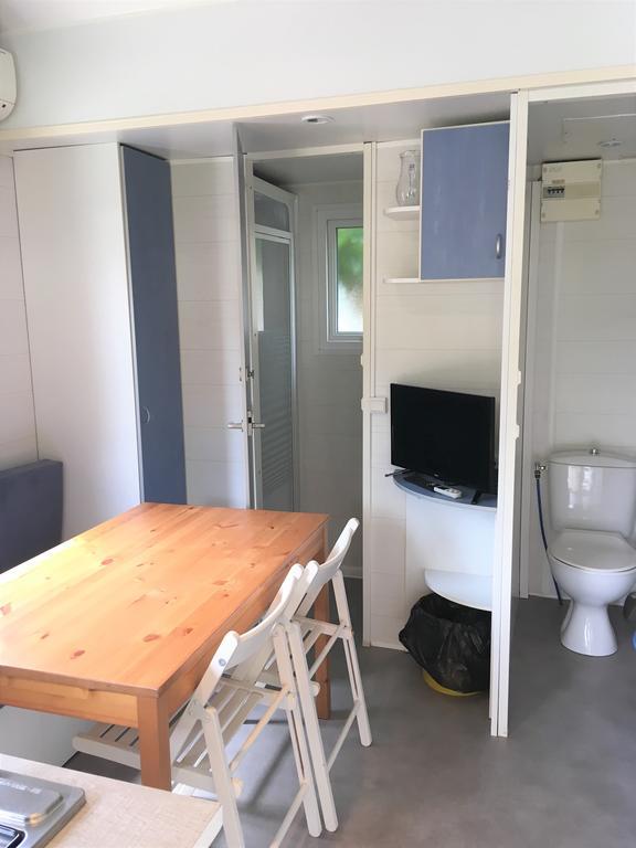 Camping Le Parc Des Monges Auribeau-sur-Siagne Buitenkant foto