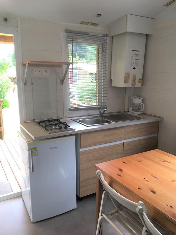 Camping Le Parc Des Monges Auribeau-sur-Siagne Buitenkant foto