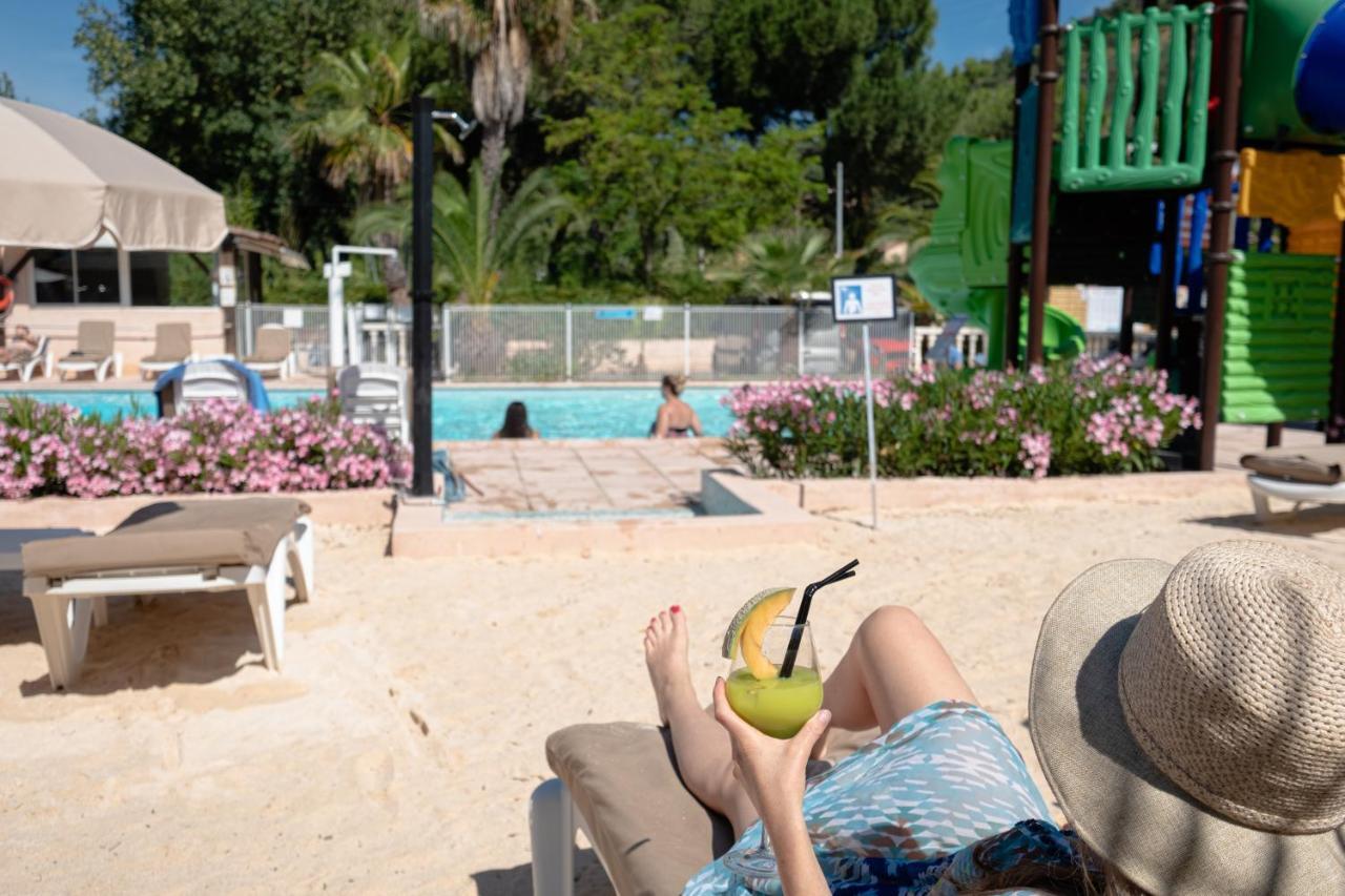 Camping Le Parc Des Monges Auribeau-sur-Siagne Buitenkant foto